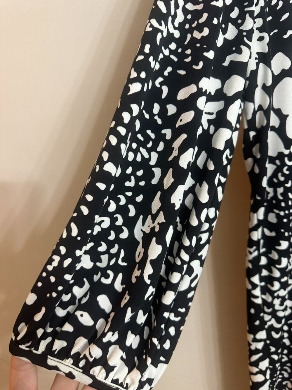 Banana Republic Black White Abstract Print Knit Dress Medium Travel Career - Picture 5 of 8